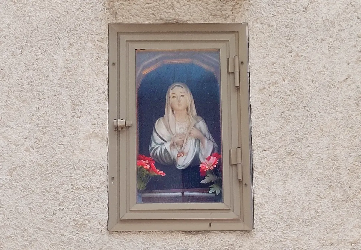 Visit Palazzo Adriano - edicole votive - Madonna delle Lacrime